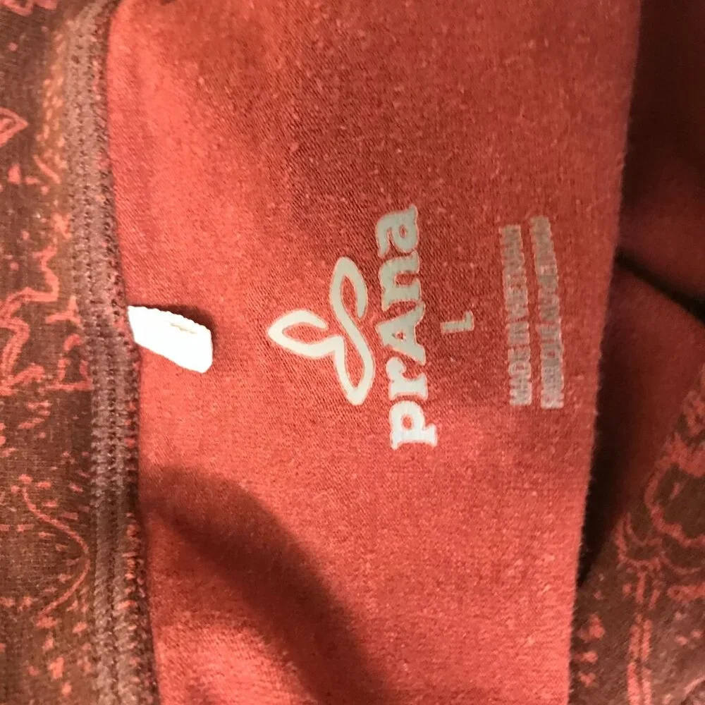 PRANA - WOMEN'S LARGE - MAROON LONG SLEEVE ROUND NECK PULL-OVER TOP SHIRT - Picture 5 of 6